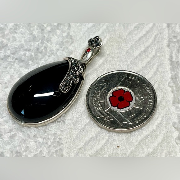 Shiny Silver swan/bird black onyx with marcasite pendant-NEW - Picture 2 of 9